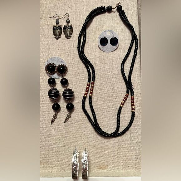 Vintage Jewelry Bundle Lot Black Silver - Picture 1 of 7